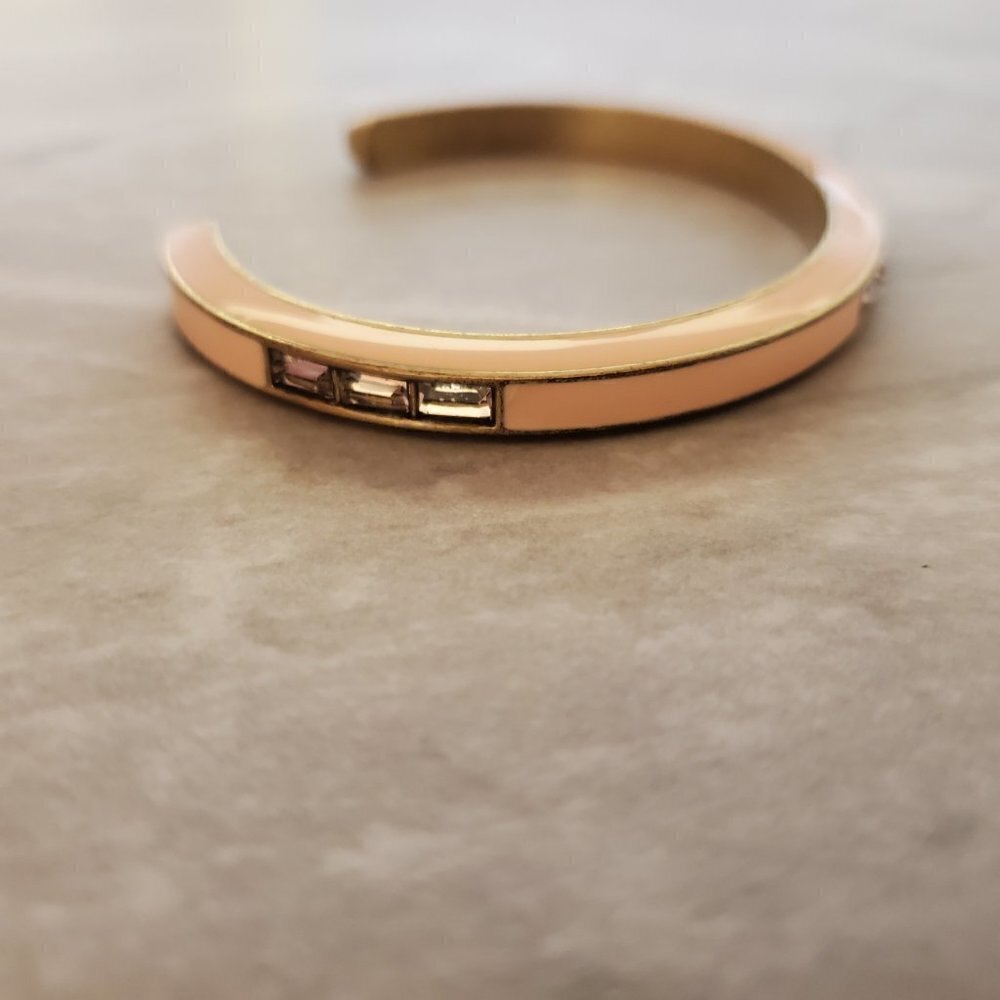 🎀 J.Crew Light Blush Rhinestones Crystal Enamel Cuff Bracelet 🎀 - Picture 6 of 10